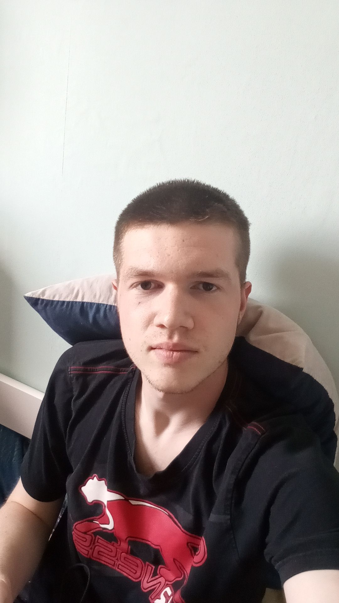 Profil de Charles-edward, 23 ans, Sex à Alikon