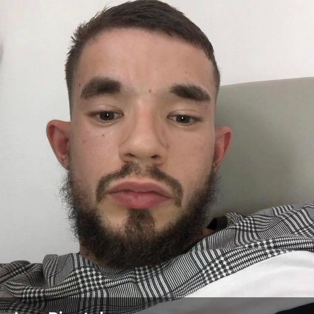 Profil de Dustin, 26 ans, Sex à Tremona