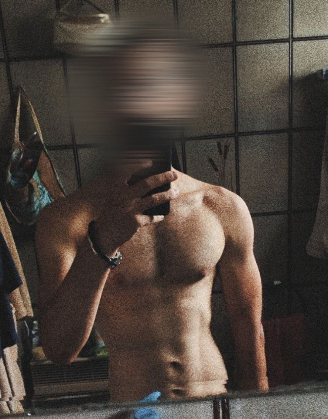Profil de Rostom, 22 ans, Sex à Frinvillier